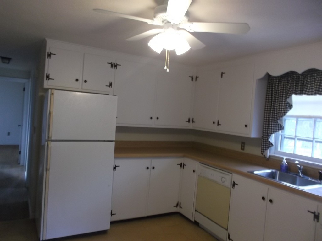 115 Ridge Road East Longmeadow, MA 01028 - Photo 5 of 23 Gallery Image 5