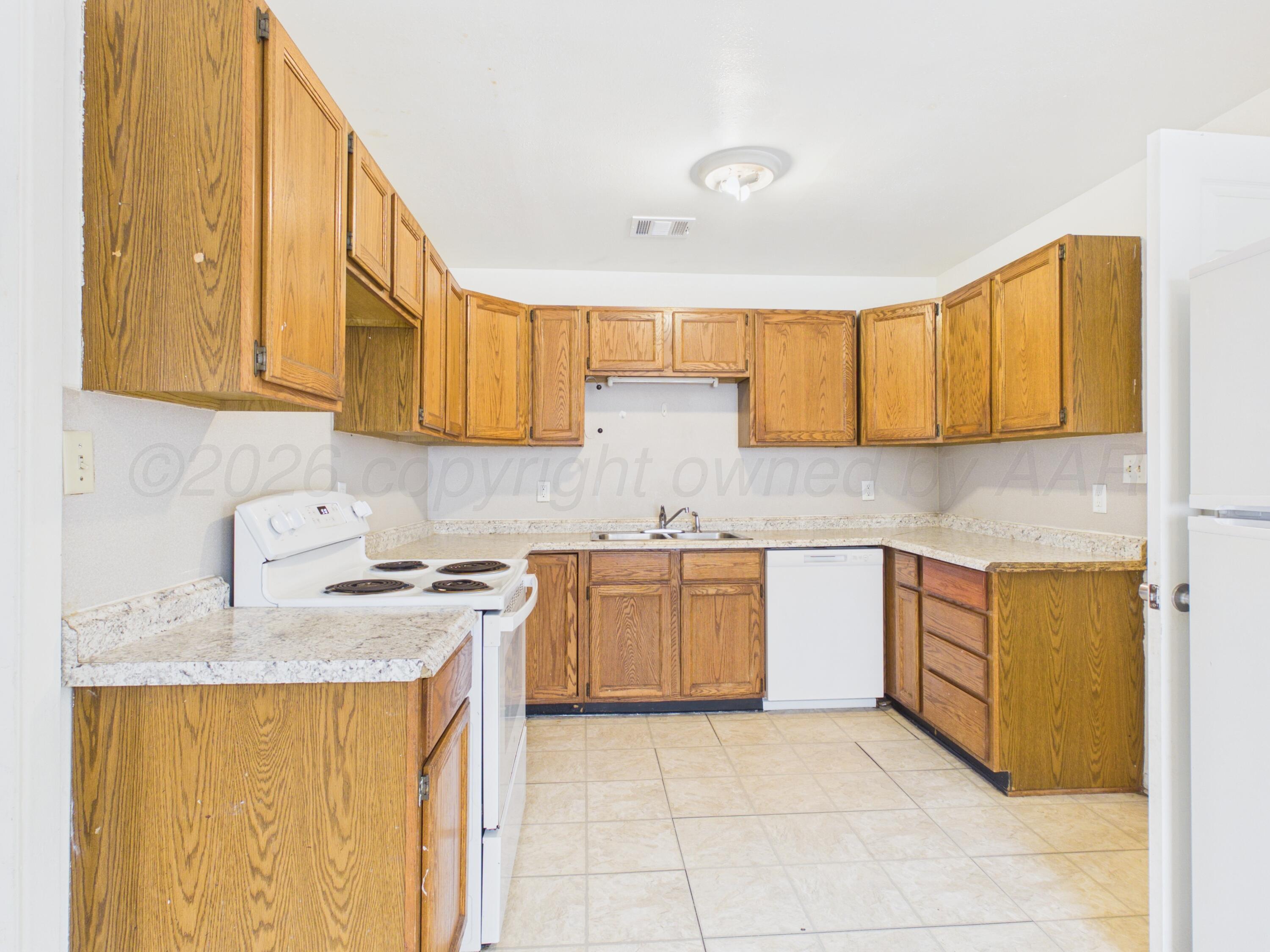 4308 South Jackson Street Amarillo, TX 79110 - Photo 7 of 27 CAM06442G6-PR0059-STILL007