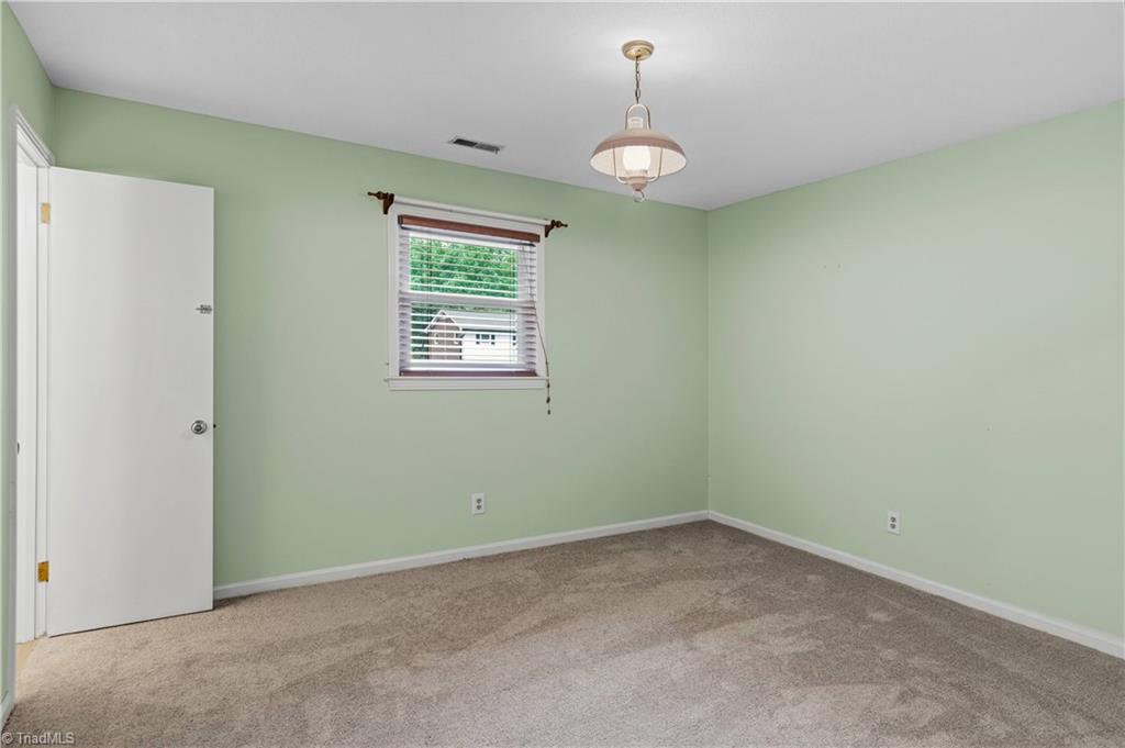 3511 Manoa Road Pfafftown, NC 27040 - Photo 29 of 38