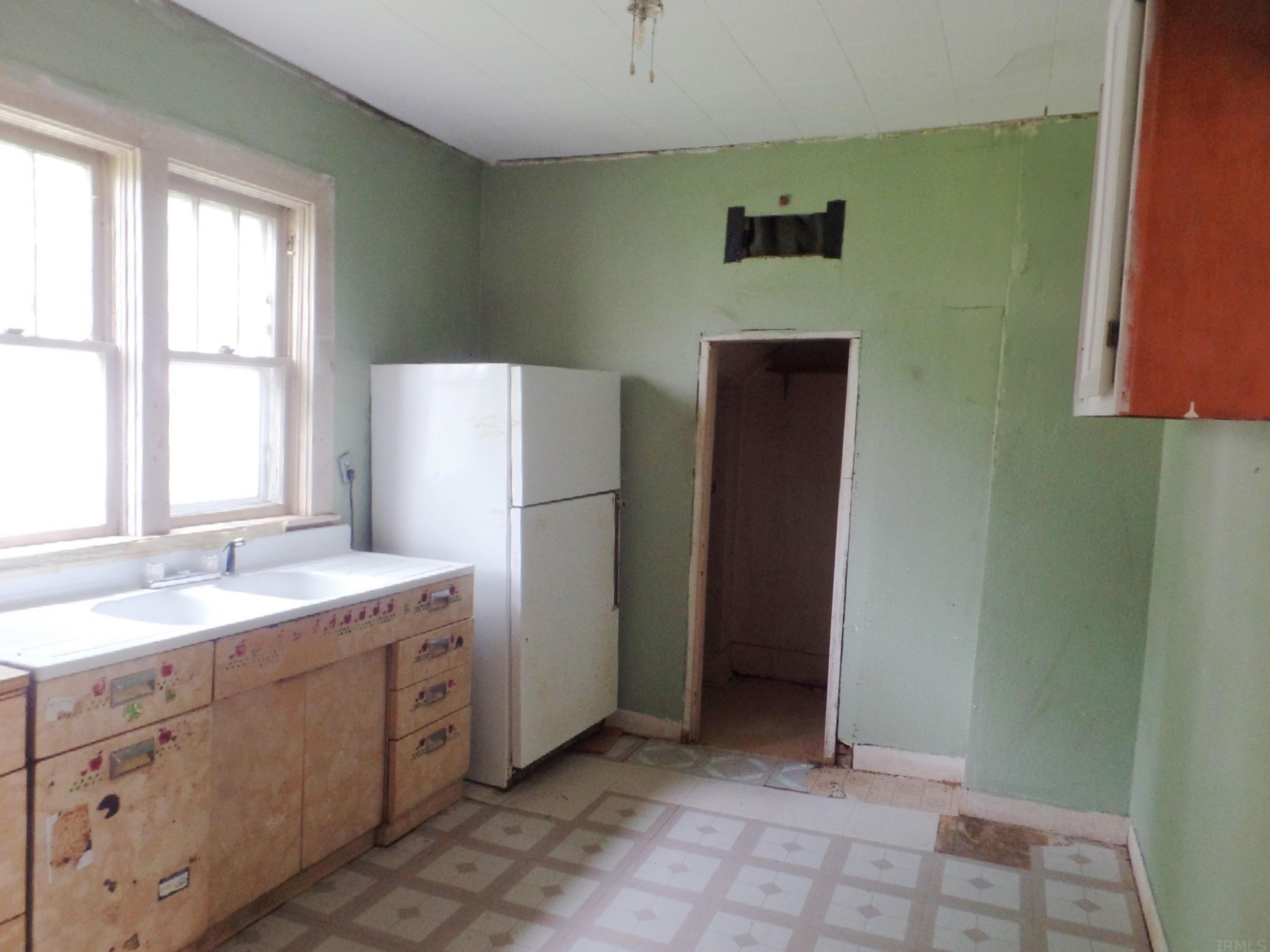 915 Dierkes Street Decatur, IN 46733 - Photo 13 of 33