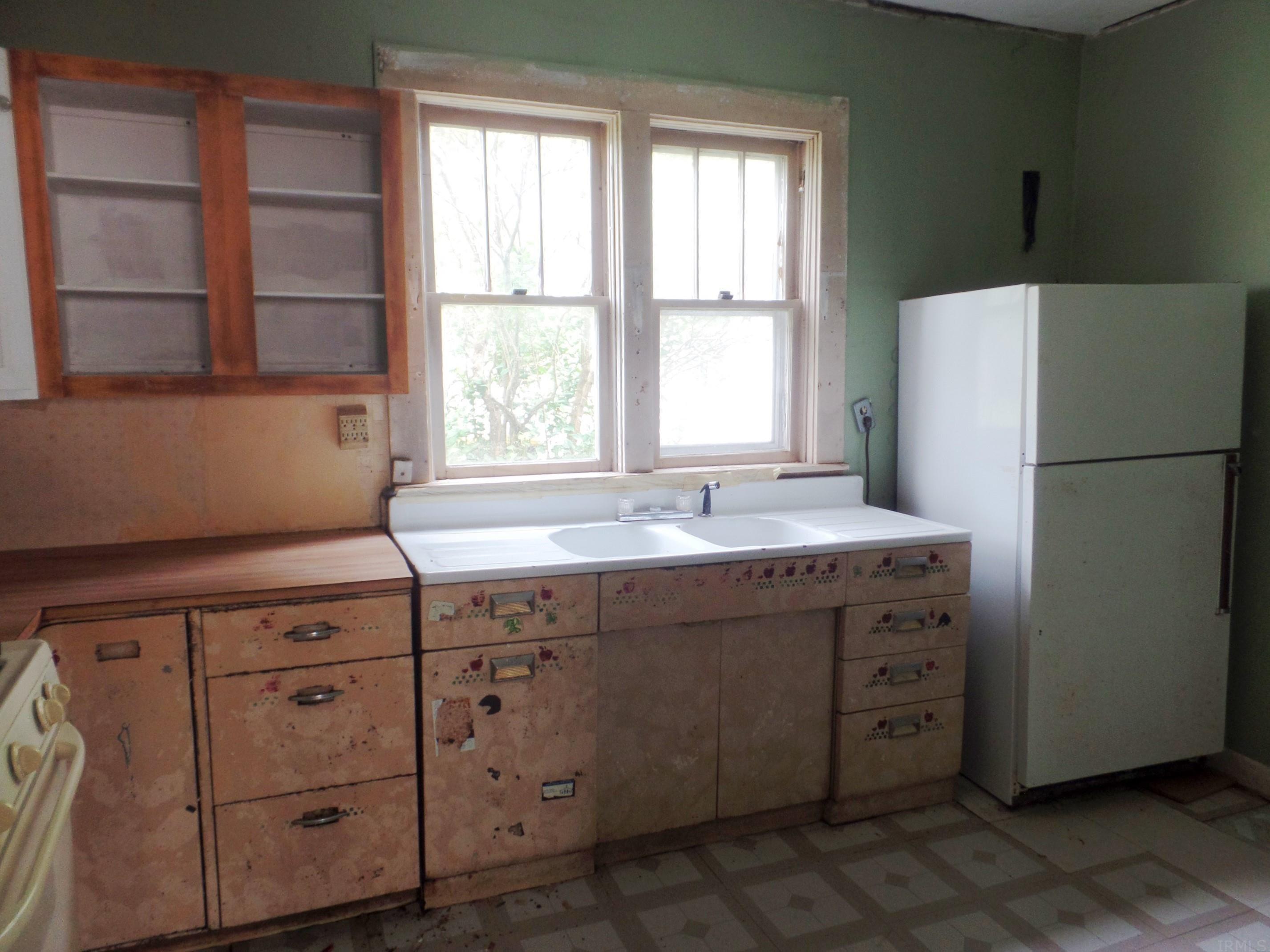 915 Dierkes Street Decatur, IN 46733 - Photo 10 of 33