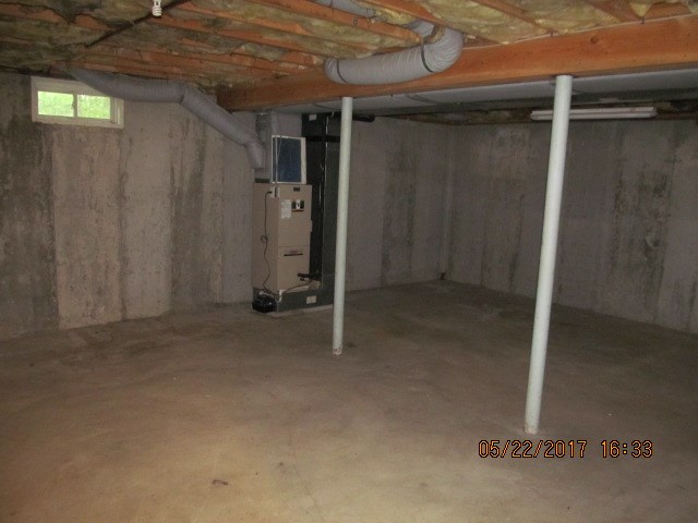 133 Crandall Road Tiverton, RI 02878 - Photo 16 of 18 Gallery Image 16