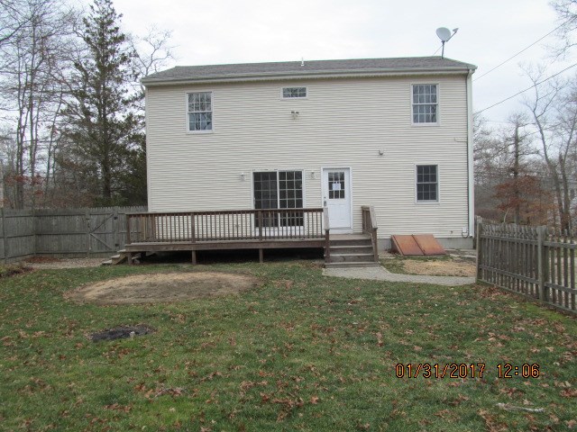 133 Crandall Road Tiverton, RI 02878 - Photo 2 of 18 Gallery Image 2