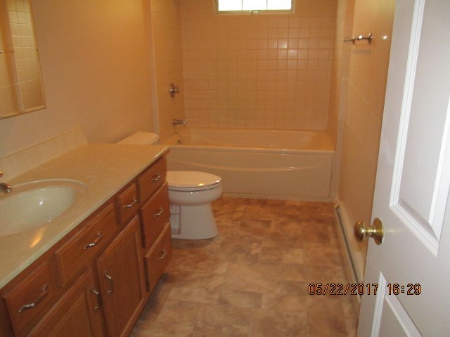 133 Crandall Road Tiverton, RI 02878 - Photo 5 of 18 Gallery Image 5