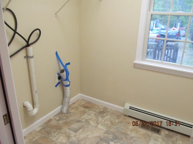 133 Crandall Road Tiverton, RI 02878 - Photo 9 of 18 Gallery Image 9