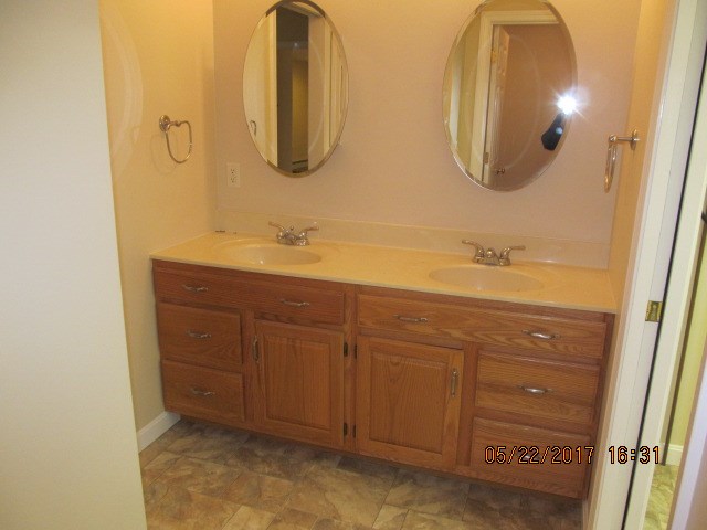 133 Crandall Road Tiverton, RI 02878 - Photo 10 of 18 Gallery Image 10