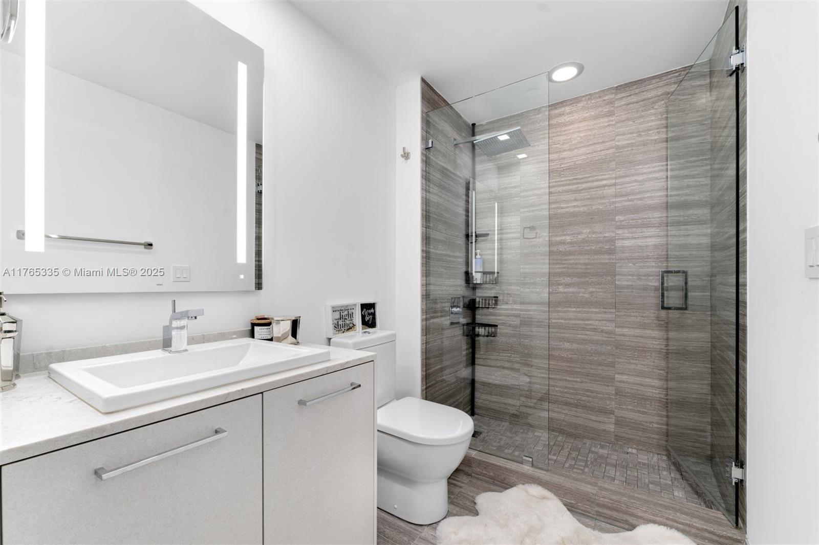 1010 Brickell Avenue, Unit 3003 Miami, FL 33131 - Photo 15 of 26