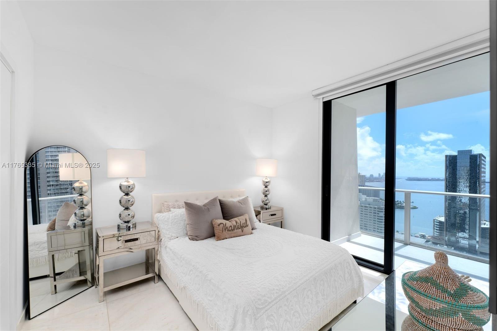 1010 Brickell Avenue, Unit 3003 Miami, FL 33131 - Photo 16 of 26