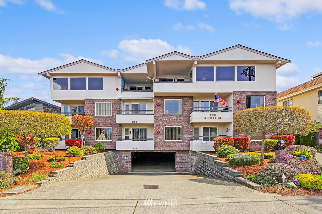 229 3rd Avenue South, Unit 202 Edmonds, WA 98020 - Photo 1 of 17