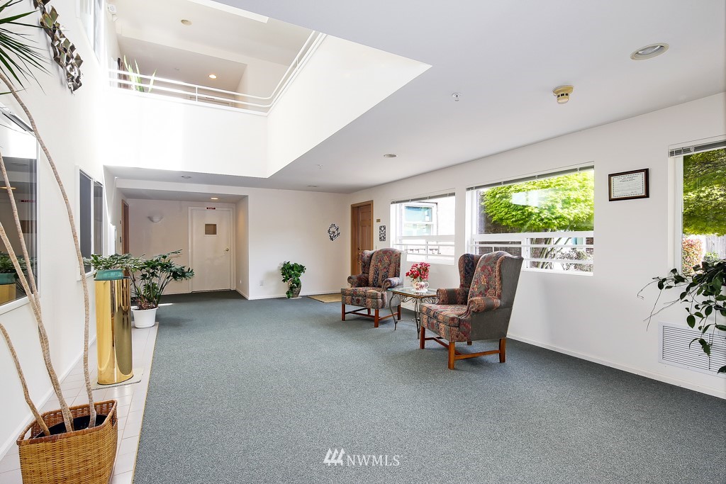 229 3rd Avenue South, Unit 202 Edmonds, WA 98020 - Photo 2 of 17