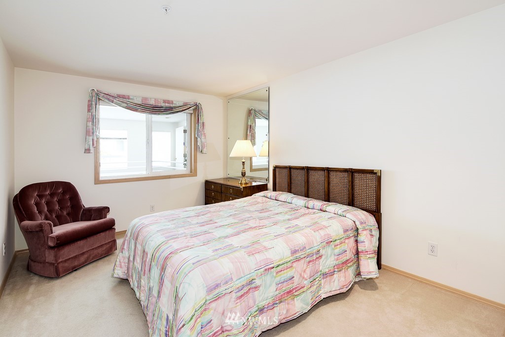 229 3rd Avenue South, Unit 202 Edmonds, WA 98020 - Photo 13 of 17