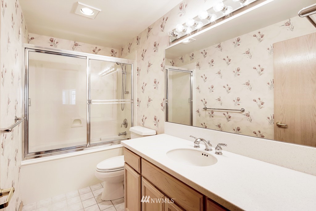 229 3rd Avenue South, Unit 202 Edmonds, WA 98020 - Photo 14 of 17