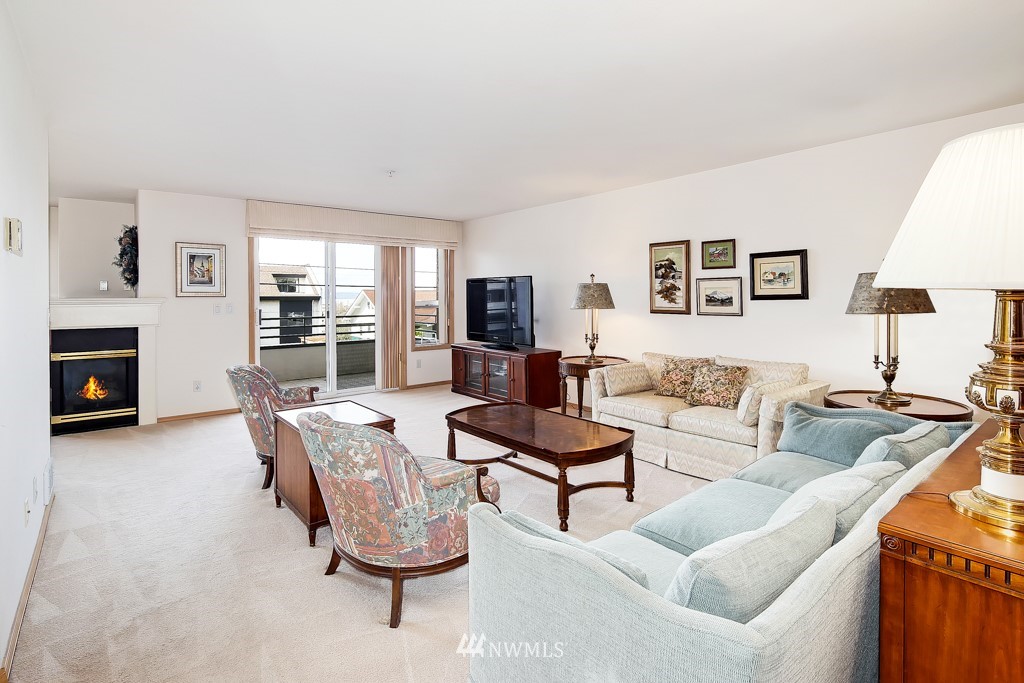 229 3rd Avenue South, Unit 202 Edmonds, WA 98020 - Photo 4 of 17
