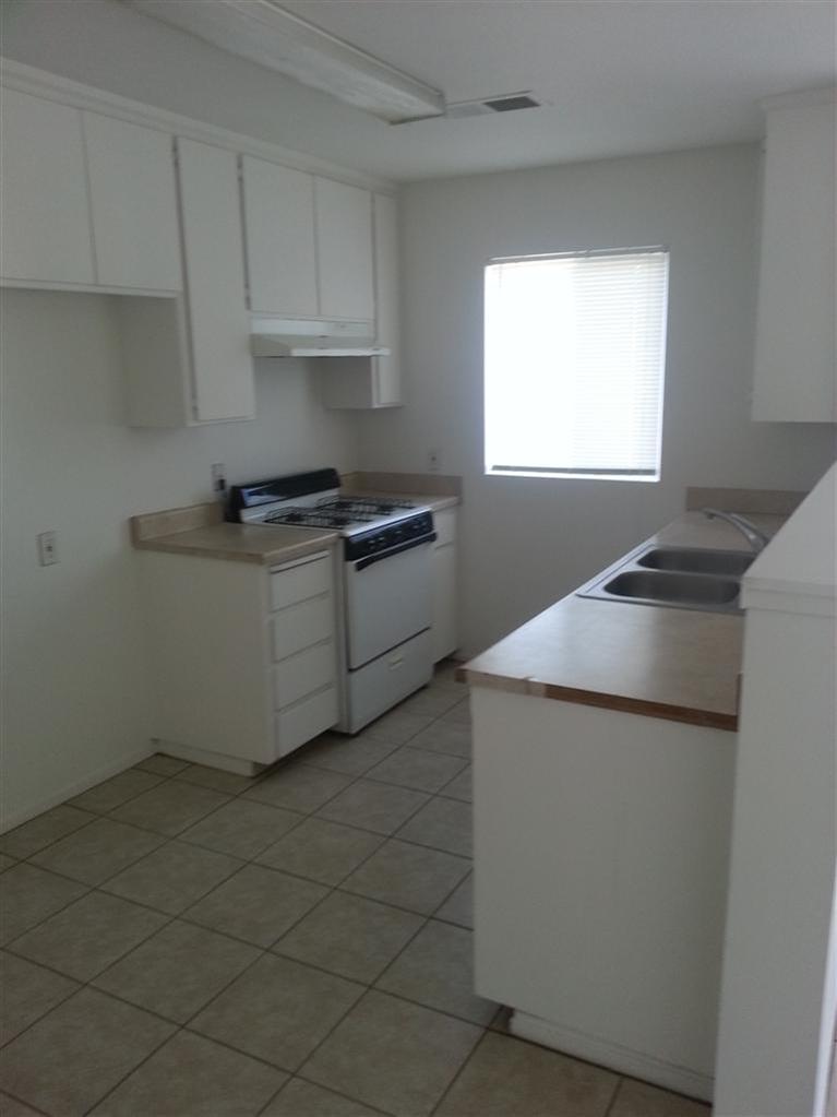 1702 Merced Street, Unit 100 Madera, CA 93638 - Photo 17 of 42 Gallery Image 17