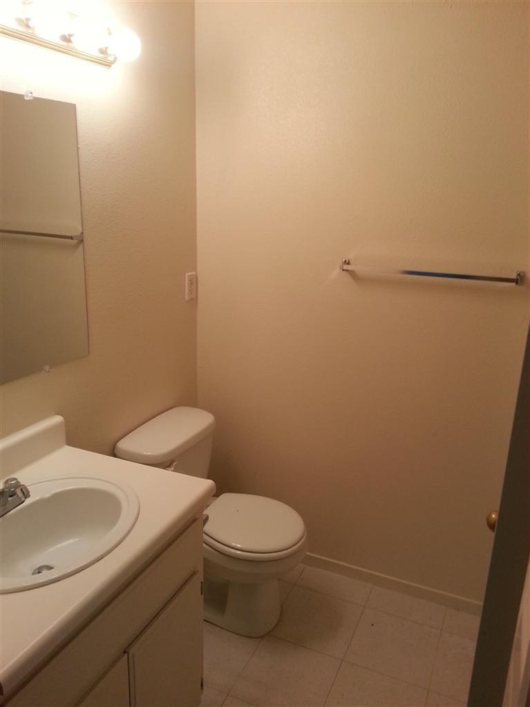 1702 Merced Street, Unit 100 Madera, CA 93638 - Photo 33 of 42 Gallery Image 33