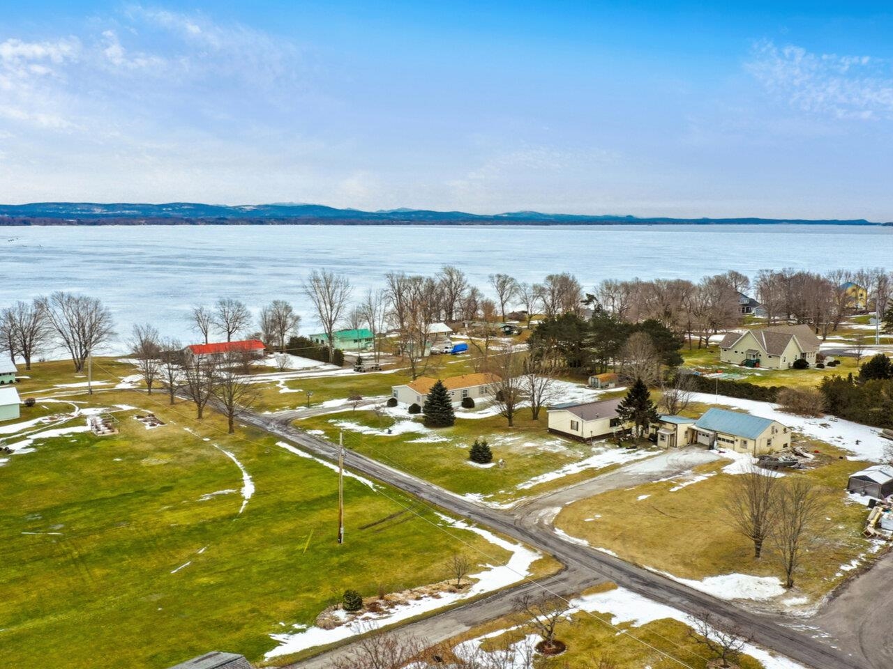 33 Maple Street Swanton, VT 05488 - Photo 7 of 40