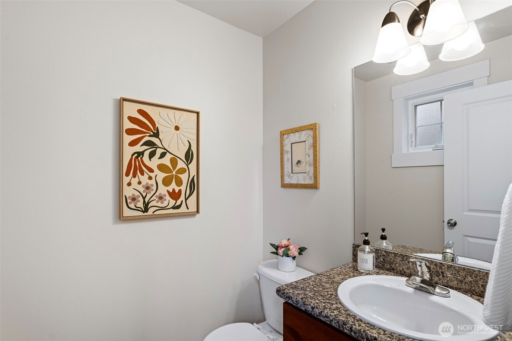 9501 Interlake Avenue North Seattle, WA 98103 - Photo 15 of 36