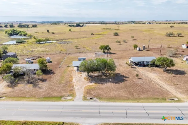 $150,000 | 3300 State Highway 95, Shiner, TX 77984