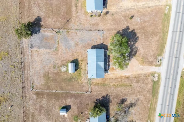 $150,000 | 3300 State Highway 95, Shiner, TX 77984