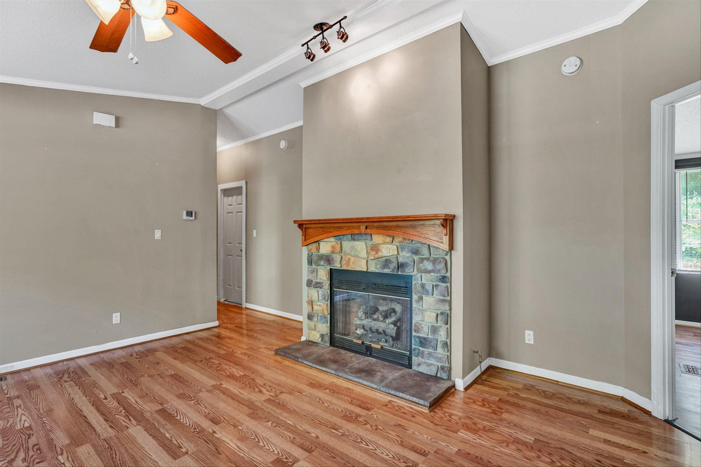 2027 Timberview Road Roanoke, VA 24019 - Photo 10 of 22 20240503222830536272000000-o