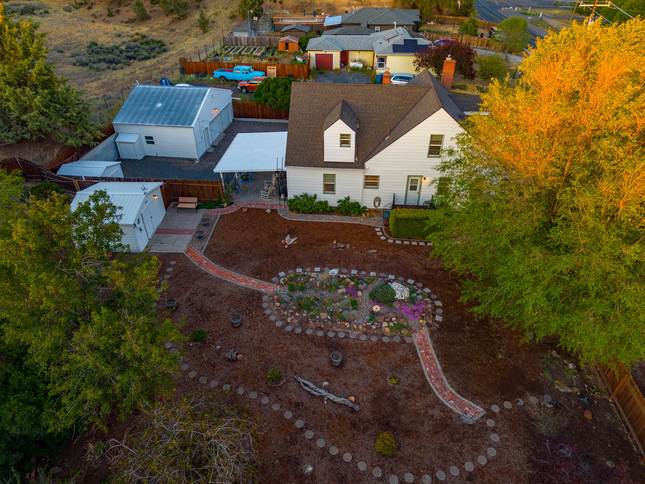 1937 Northeast Laughlin Road Prineville, OR 97754 - Photo 2 of 42 Half Acre Oasis
