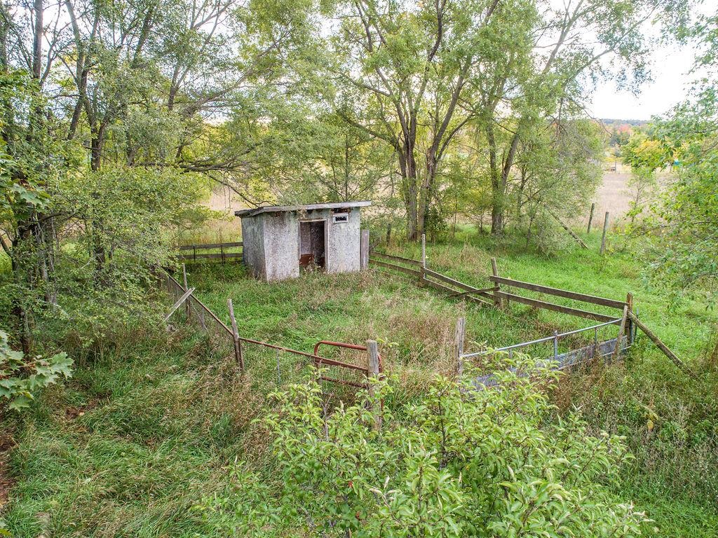 980 South Herman Road Suttons Bay, MI 49682 - Photo 36 of 43 1905755-35.JPG