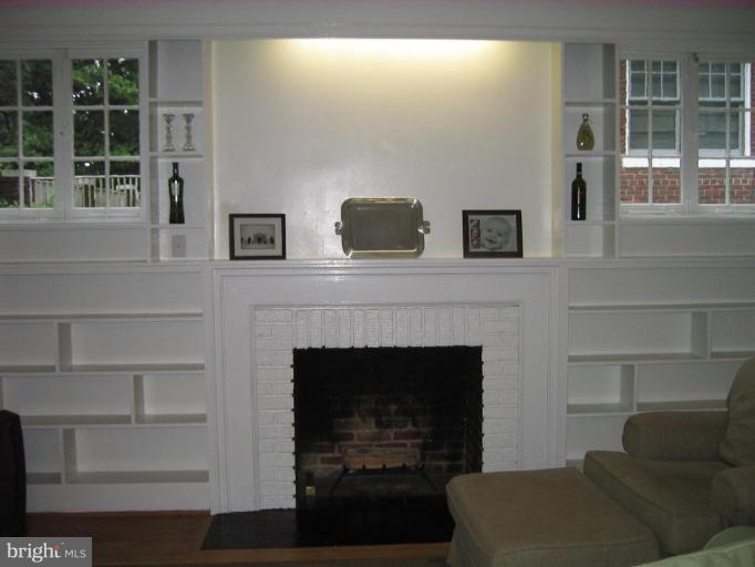 3104 Rodman Street Northwest Washington, DC 20008 - Photo 4 of 27 Fireplace