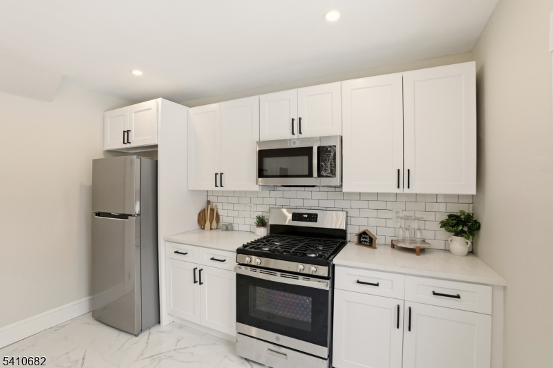 143 Smith Street Newark, NJ 07106 - Photo 15 of 29