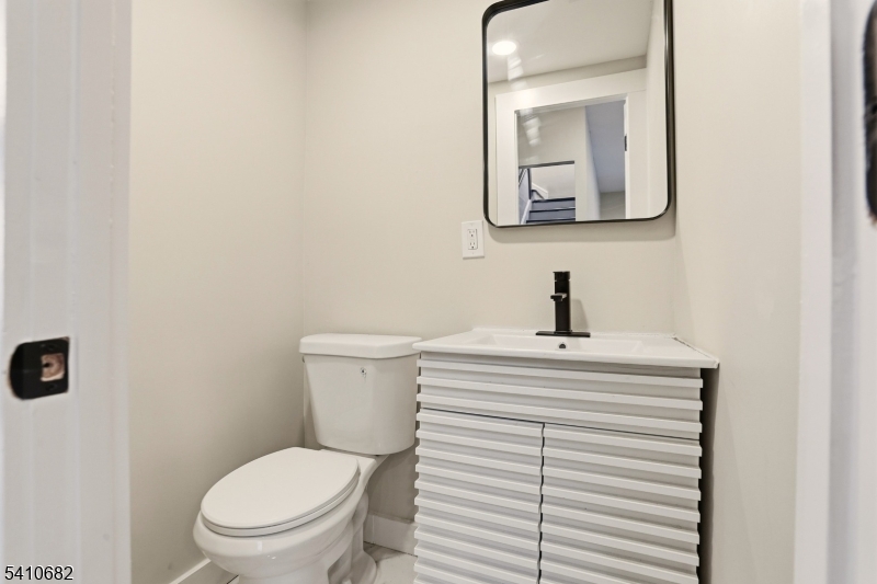 143 Smith Street Newark, NJ 07106 - Photo 16 of 29