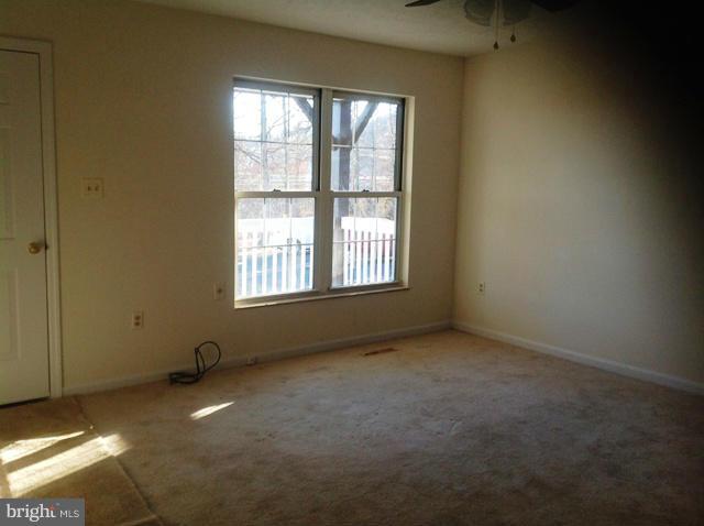 568 Lower Valley Road Strasburg, VA 22657 - Photo 8 of 26 Living Room