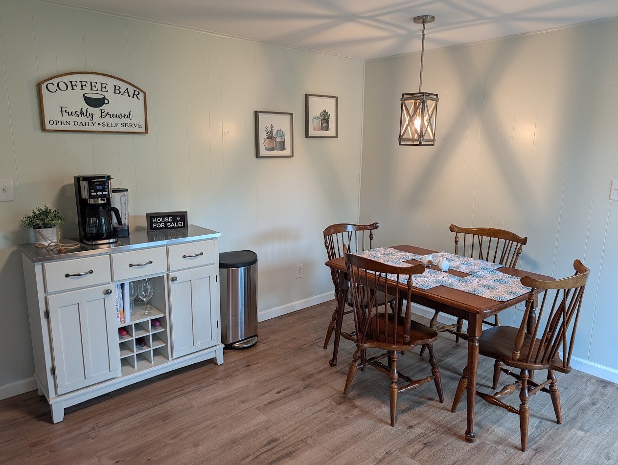 7904 Bargain Road Erie, PA 16509 - Photo 8 of 17 Eatin Kitchen