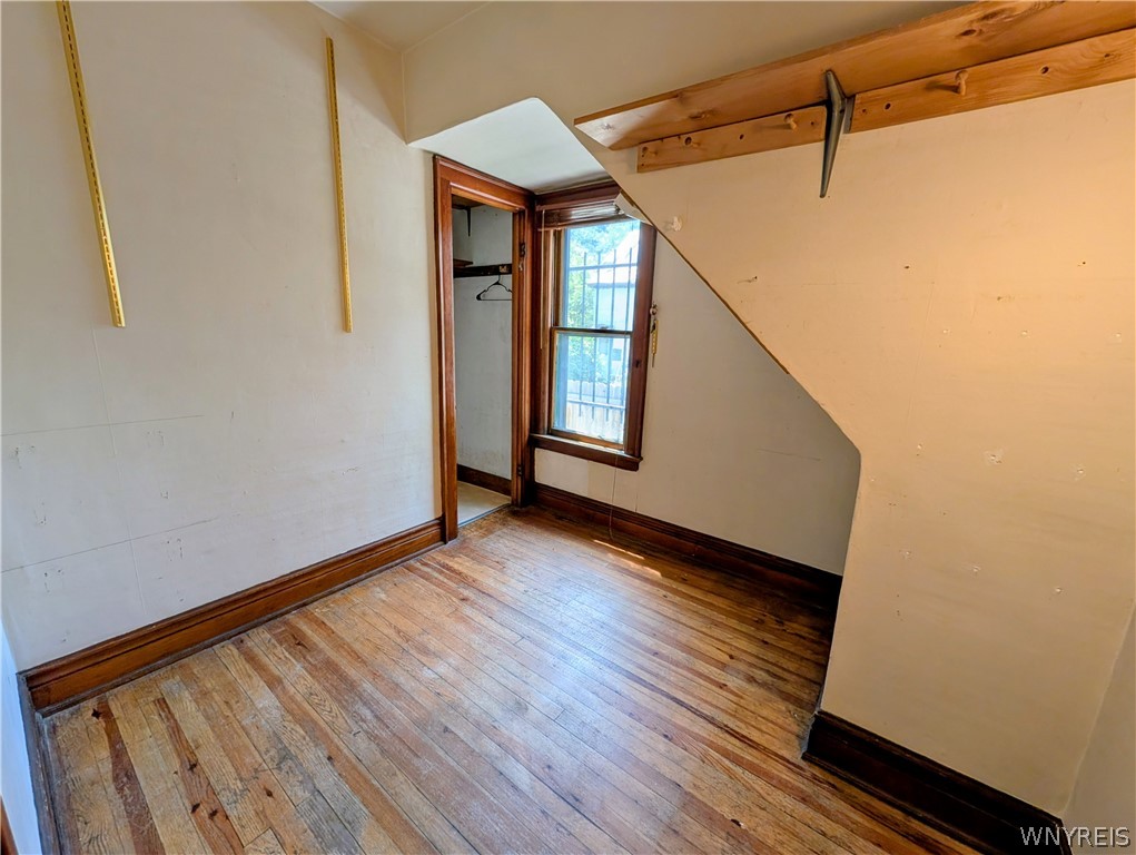 325 Box Avenue Buffalo, NY 14211 - Photo 17 of 25 Bedroom #3 - 325 Box Ave (lower), Buffalo, NY 1421