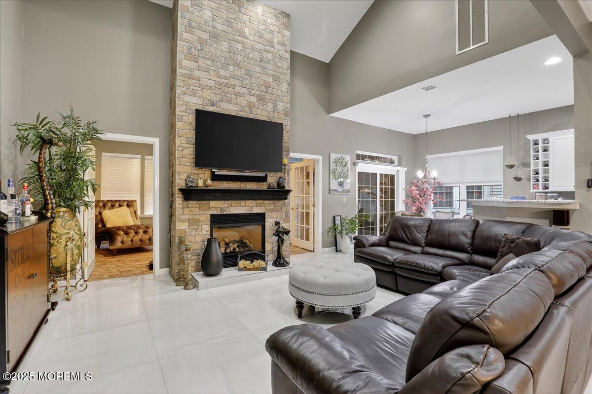 22 Congressional Road Jackson, NJ 08527 - Photo 15 of 57 29-Family Room