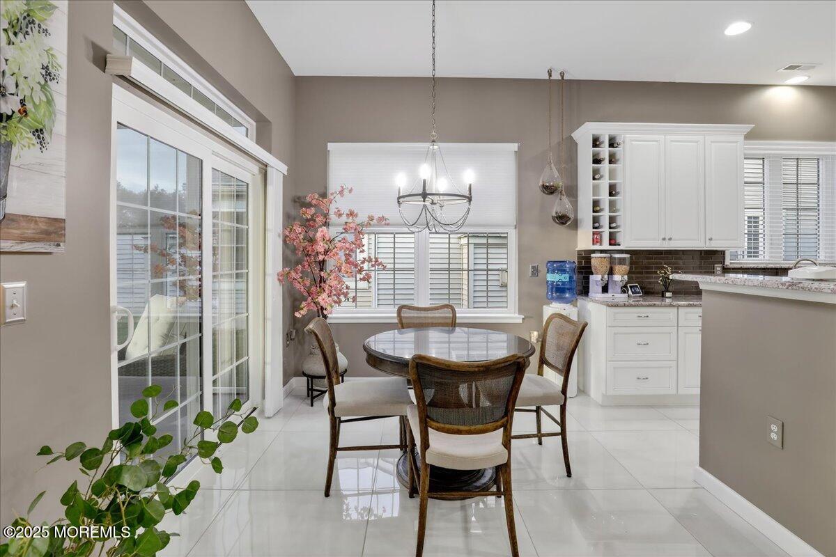 22 Congressional Road Jackson, NJ 08527 - Photo 21 of 57 34-Breakfast Area