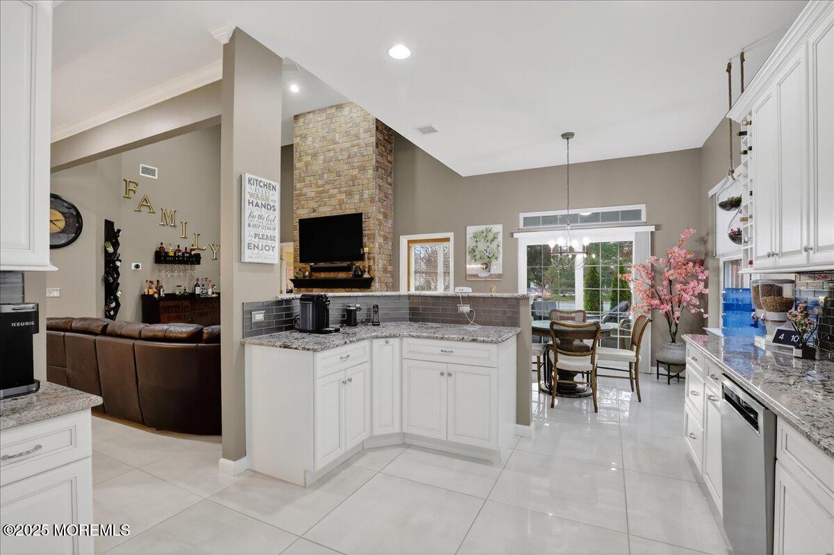 22 Congressional Road Jackson, NJ 08527 - Photo 26 of 57 37-Kitchen