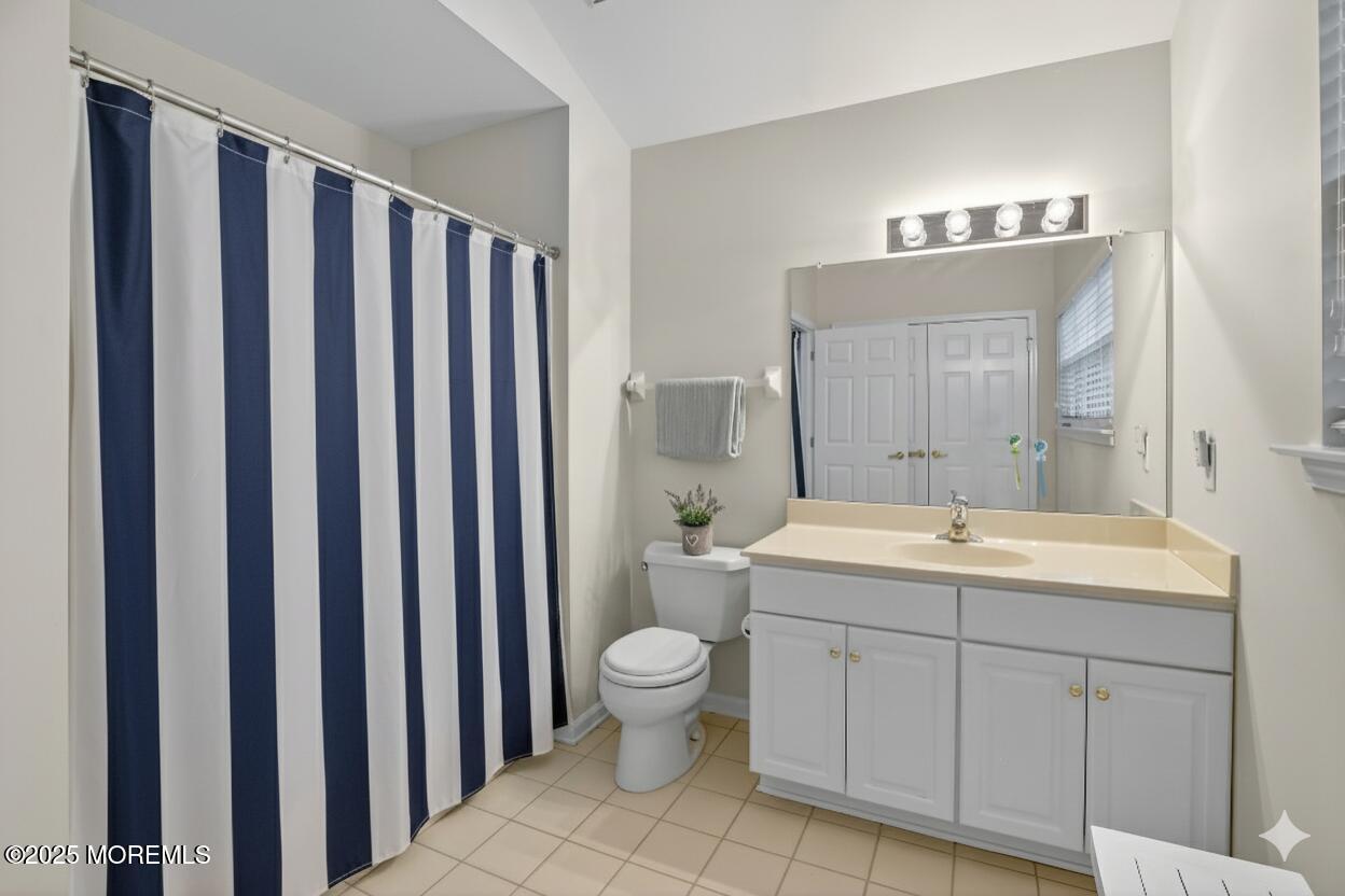 22 Congressional Road Jackson, NJ 08527 - Photo 41 of 57 22 Congressional upper level bath