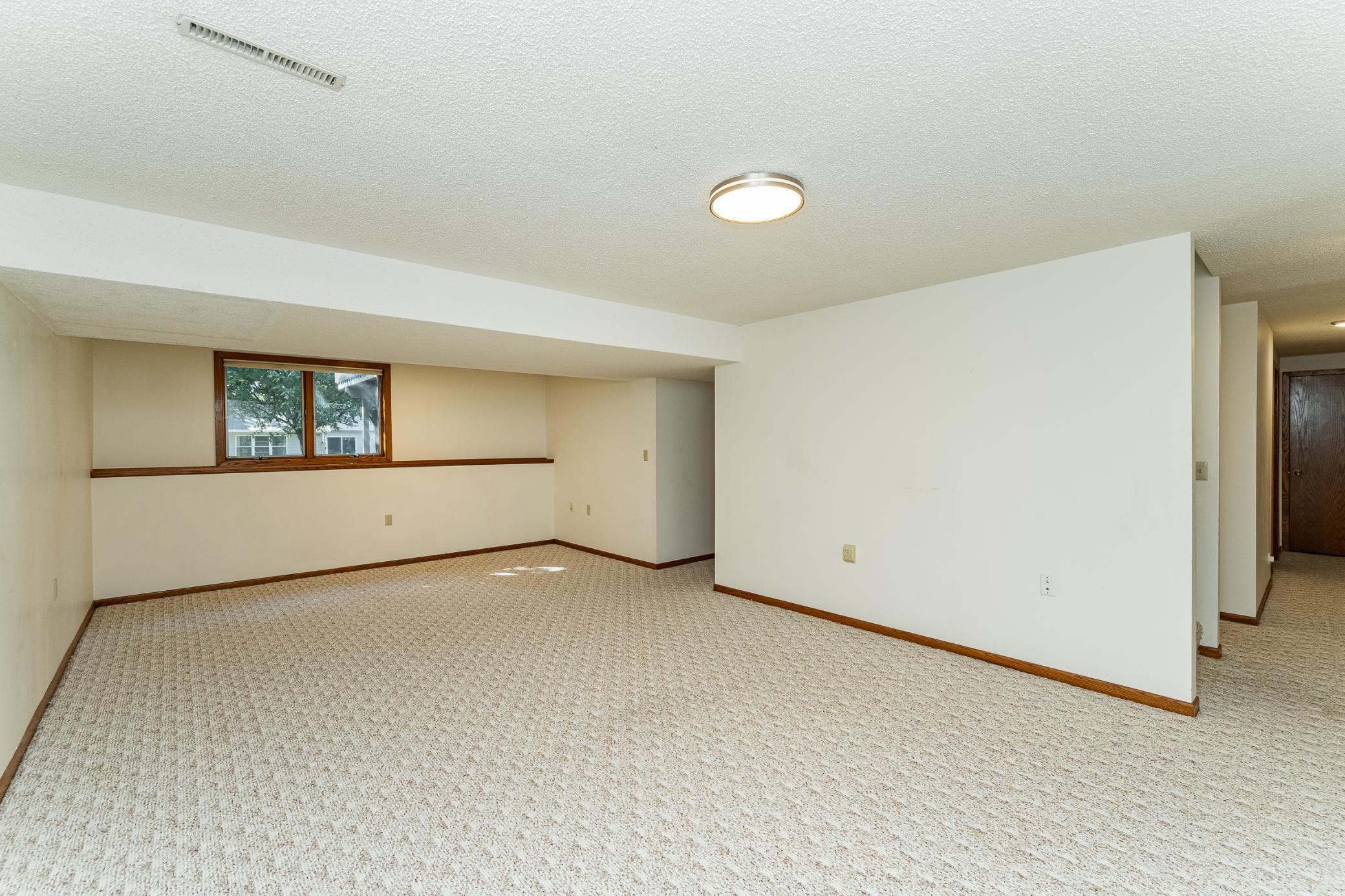 4412 Newcastle Lane Northwest Rochester, MN 55901 - Photo 32 of 37