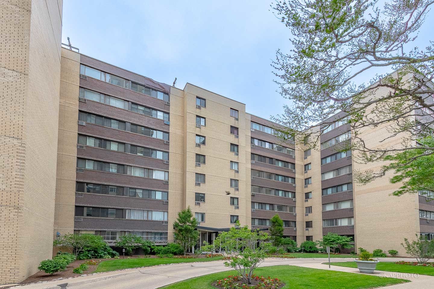 6300 North Sheridan Road, Unit 712 Chicago, IL 60660 - Photo 2 of 3 Gallery Image 2