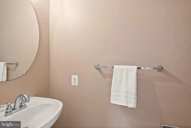 $999,000 | 21147 Brookside Lane, Great Falls, VA 22066