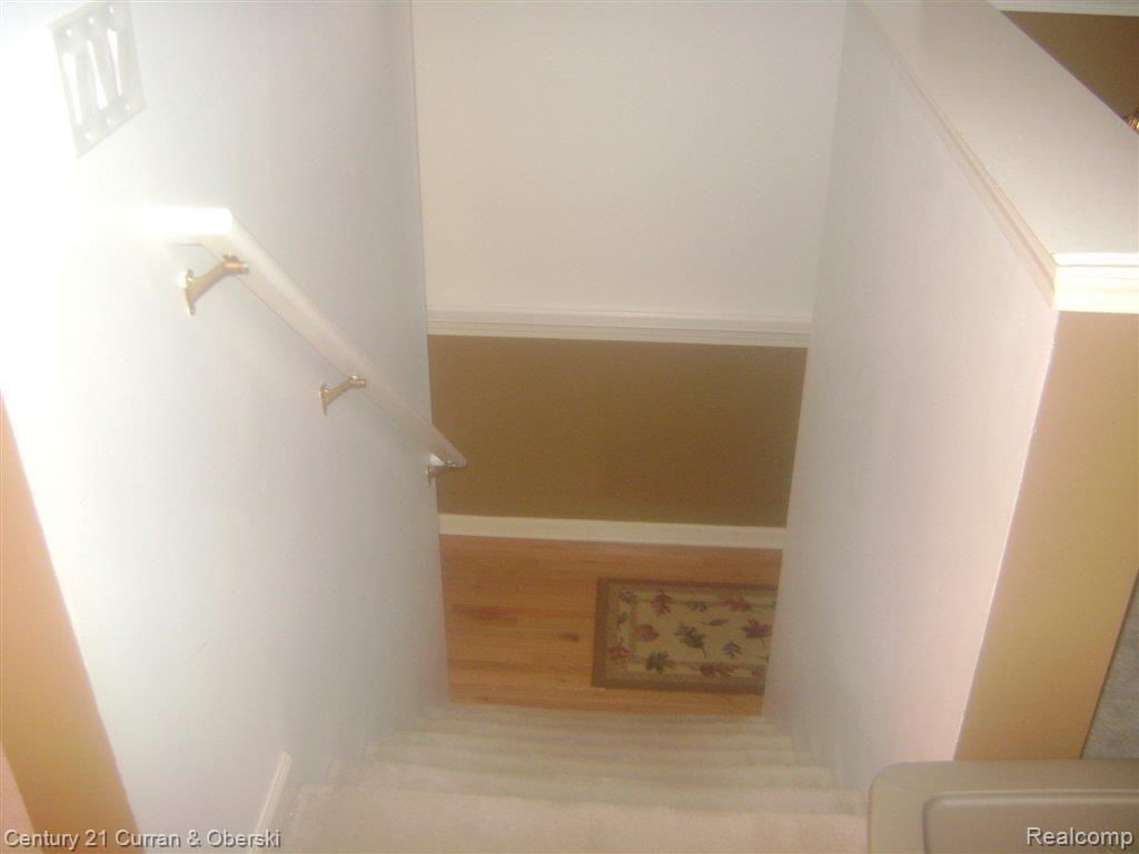 646 Cherry Orchard Road Canton, MI 48188 - Photo 6 of 13 Picture 083.jpg