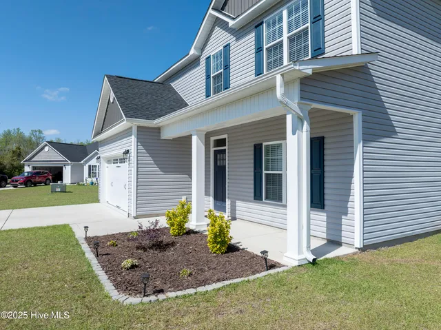 $347,000 | 326 Lonesome Dove Court, Maysville, NC 28555