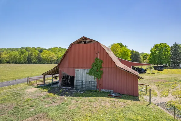 $707,000 | 3310 Dog Branch Road, Prospect, TN 38477