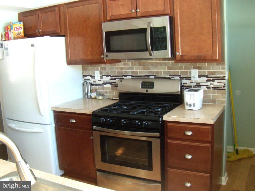 930 Cardinal Road Lancaster, PA 17601 - Photo 5 of 25 Gallery Image 5