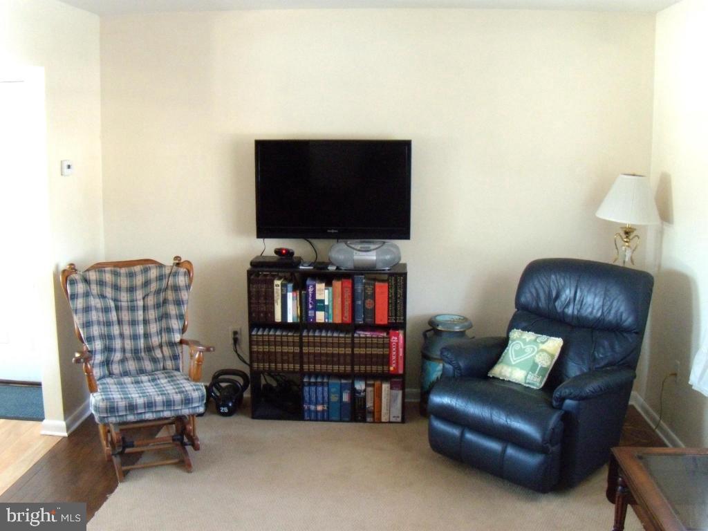 930 Cardinal Road Lancaster, PA 17601 - Photo 8 of 25 Gallery Image 8