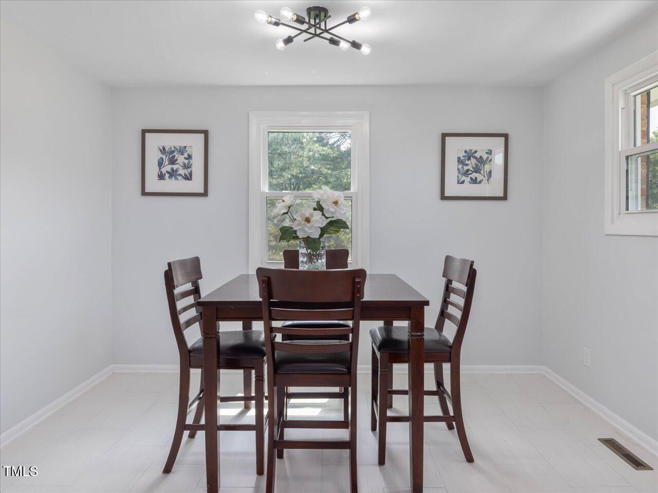 5129 Raynor Road Garner, NC 27529 - Photo 8 of 19 21-Dining