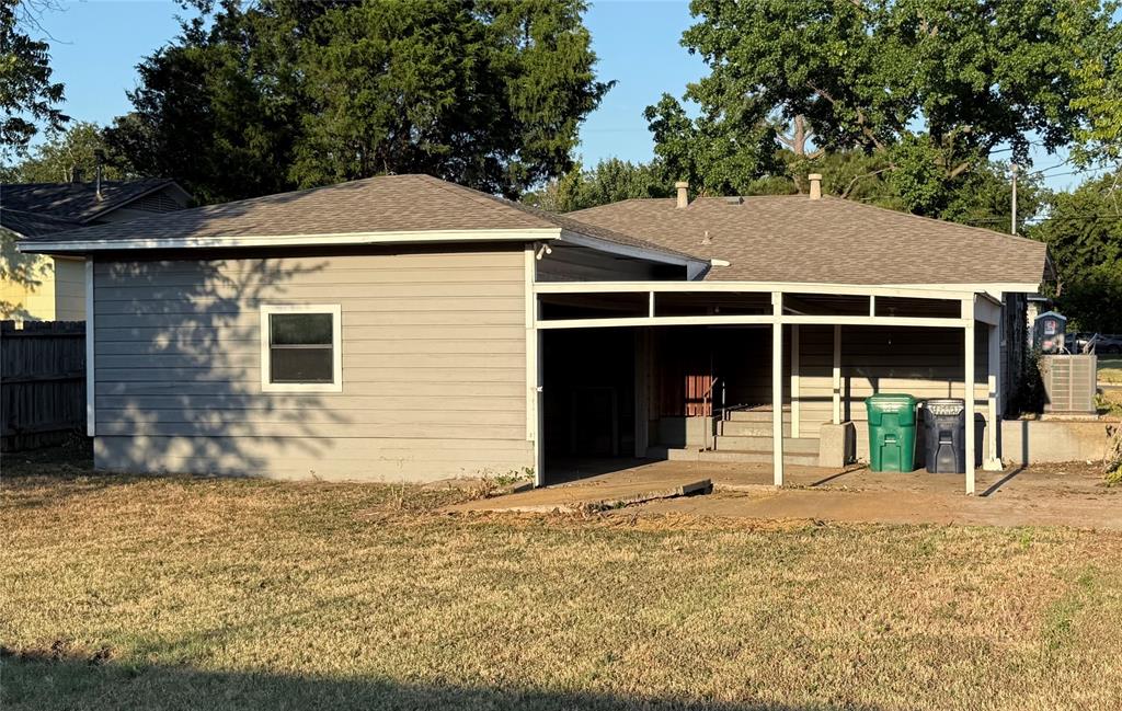 1309 Anna Street Denton, TX 76201 - Photo 2 of 13 Carport