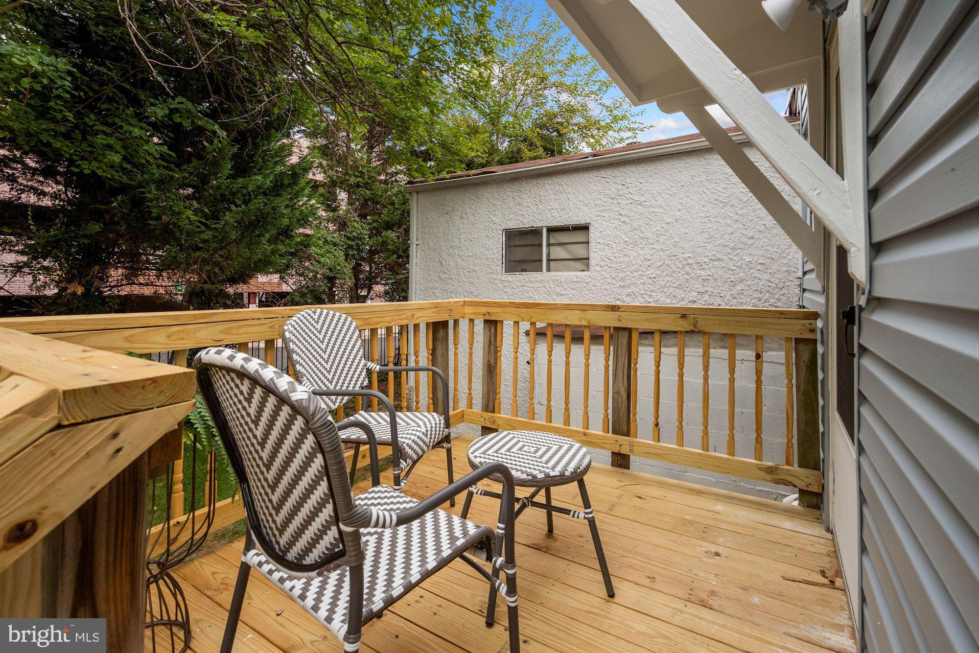 54 East Reed Avenue Alexandria, VA 22305 - Photo 16 of 26 Large Deck