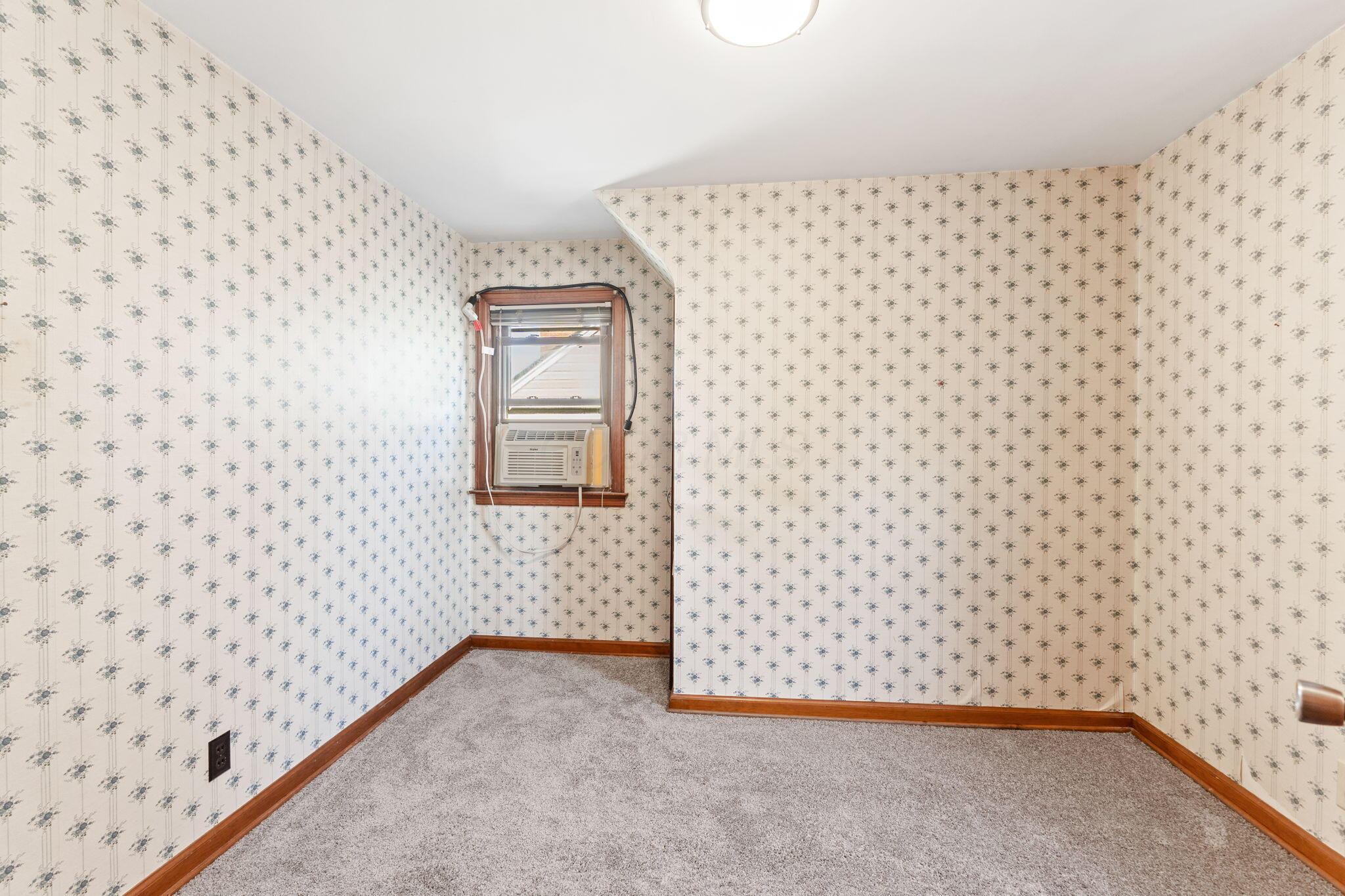 920 Chestershire Road Columbus, OH 43204 - Photo 17 of 29 920 Chestershire Rd (Interior)-25