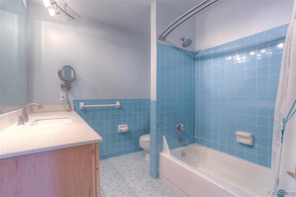 35115 West 13 Mile Road Farmington Hills, MI 48331 - Photo 38 of 50