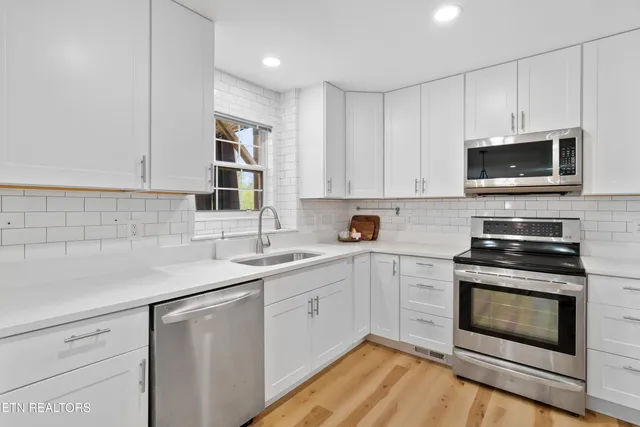 $649,900 | 8860 Brucewood Lane, Knoxville, TN 37923